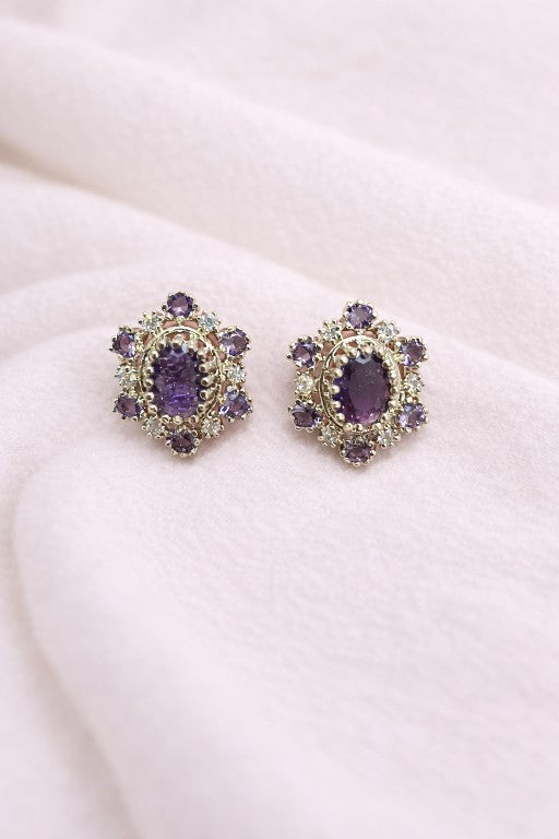 Emerald Green Oval Crystal Stud Earrings – Silver Finish (Anti-Tarnish)