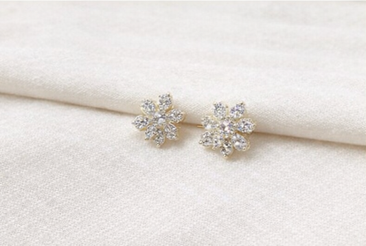 Classic Crystal Flower Stud Earrings – Gold Finish (Anti-Tarnish)